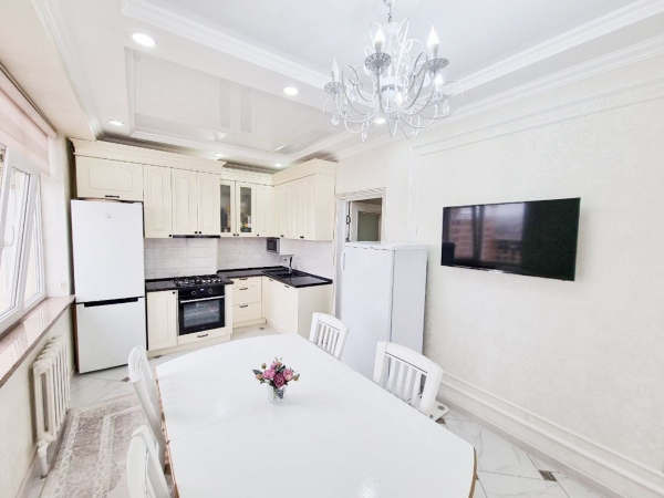 Продаю 3-к квартиру (80 м²) в Бишкеке