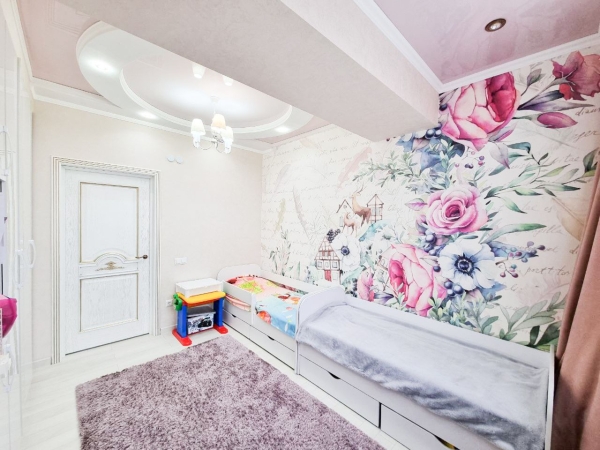 Продаю 3-к квартиру (80 м²) в Бишкеке