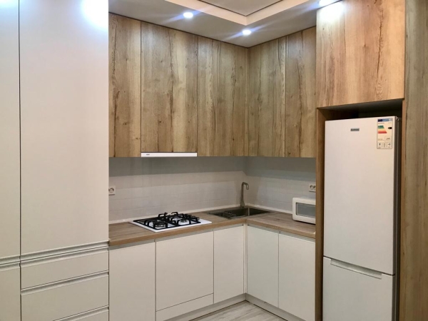 Продаю 1-к квартиру (48 м²) в Бишкеке