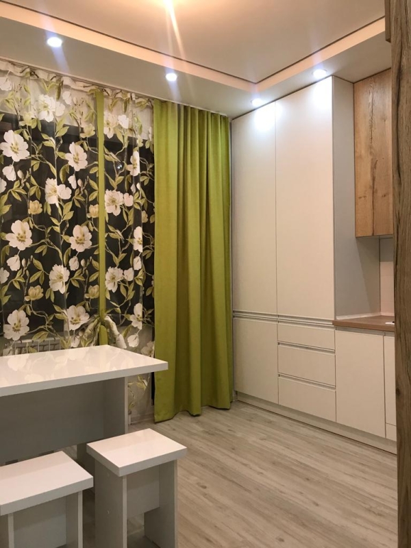 Продаю 1-к квартиру (48 м²) в Бишкеке