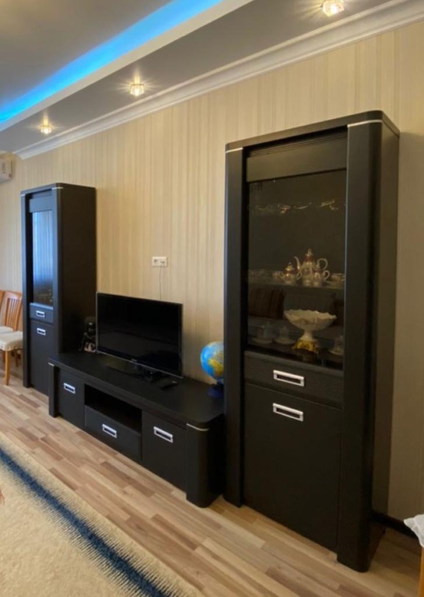 Продаю 4-к квартиру (140 м²) в Бишкеке