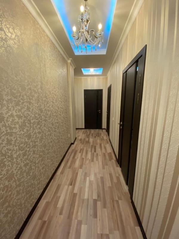Продаю 4-к квартиру (140 м²) в Бишкеке