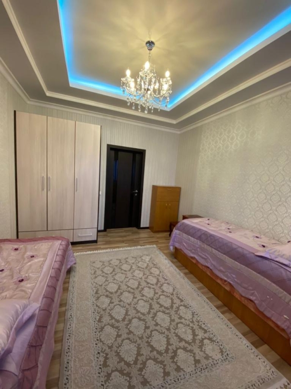 Продаю 4-к квартиру (140 м²) в Бишкеке
