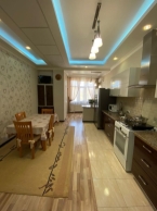 Продаю 4-к квартиру (140 м²) в Бишкеке