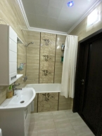 Продаю 4-к квартиру (140 м²) в Бишкеке