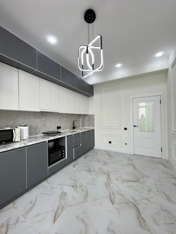 Продаю 2-к квартиру (72 м²) в Бишкеке