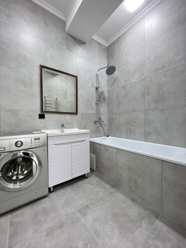 Продаю 2-к квартиру (72 м²) в Бишкеке