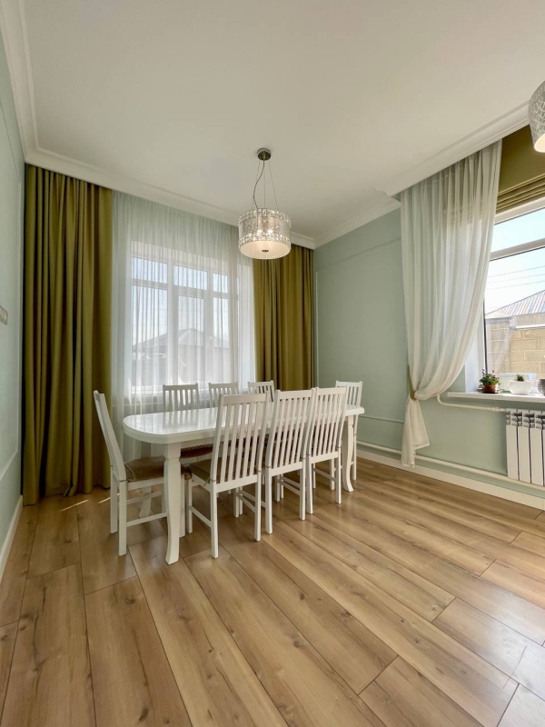 Продаю 5-к дом (205 м²) в Бишкеке