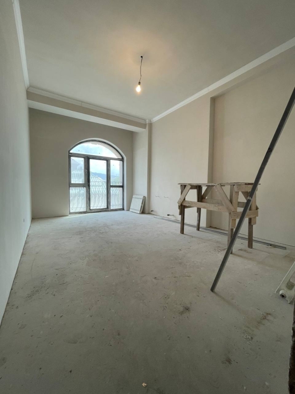 Продаю 4-к квартиру (152 м²) в Бишкеке