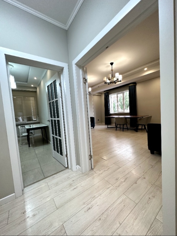 Продаю 3-к квартиру (120 м²) в Бишкеке