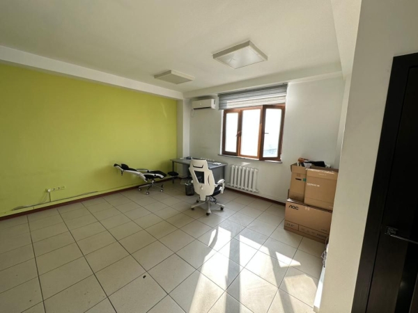 Продаю 3-к помещение (134 м²) в Бишкеке
