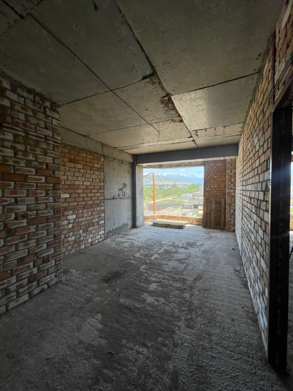 Продаю 2-к квартиру (52 м²) в Бишкеке