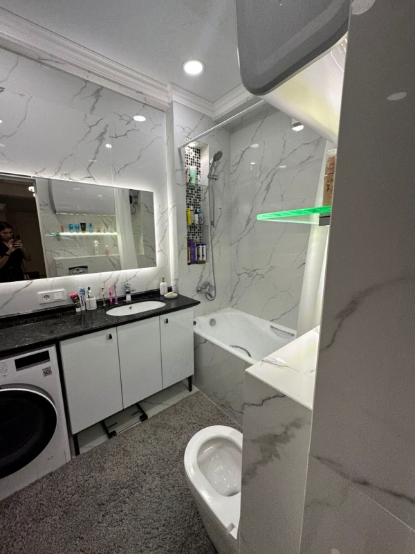 Продаю 3-к квартиру (98 м²) в Бишкеке