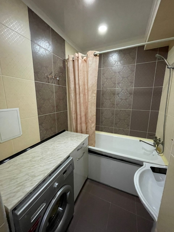 Продаю 4-к квартиру (157 м²) в Бишкеке