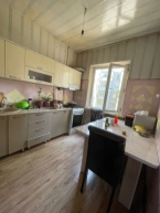 Продаю 3-к квартиру (62 м²) в Бишкеке