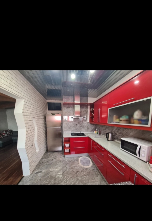 Продаю 3-к квартиру (80 м²) в Бишкеке