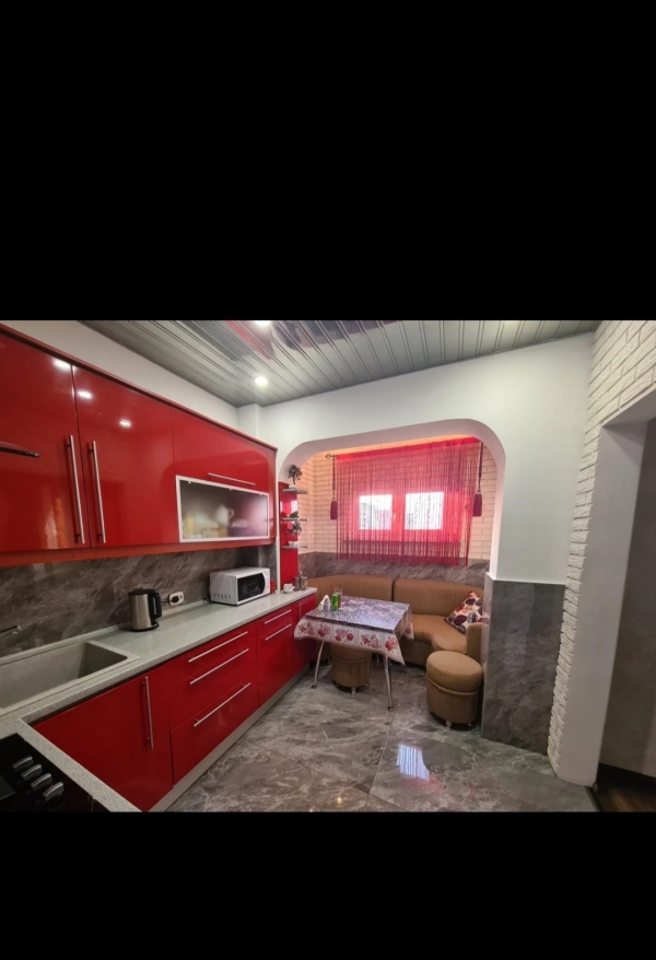 Продаю 3-к квартиру (80 м²) в Бишкеке