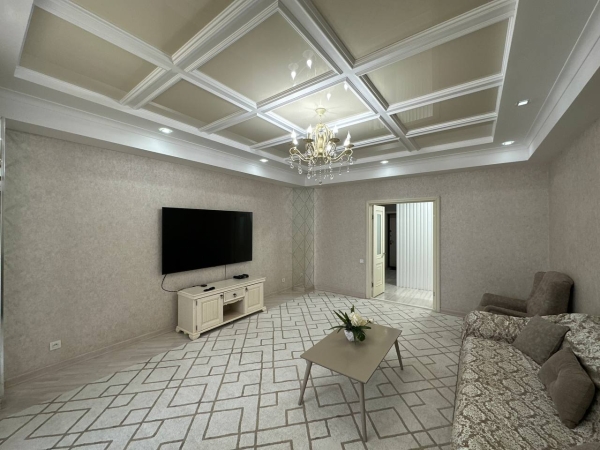Продаю 4-к квартиру (133 м²) в Бишкеке