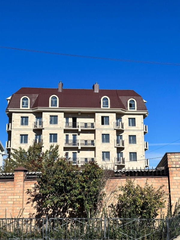 Продаю 3-к квартиру (120 м²) в Бишкеке
