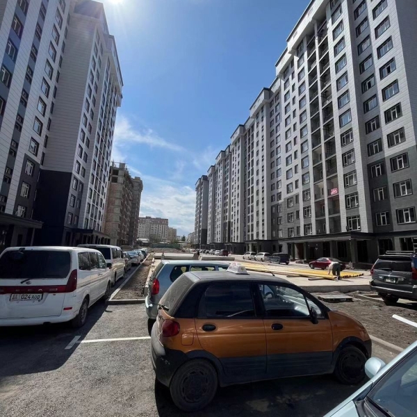 Продаю 1-к квартиру (42 м²) в Бишкеке