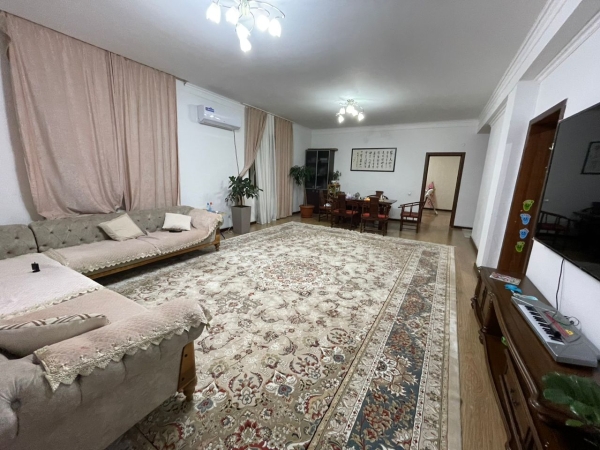 Сдаю 8-к дом (500 м²) в Бишкеке