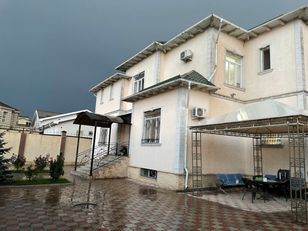 Сдаю 8-к дом (500 м²) в Бишкеке