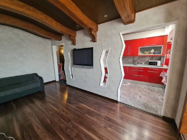 Продаю 3-к квартиру (80 м²) в Бишкеке