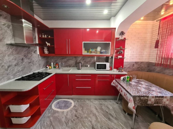Продаю 3-к квартиру (80 м²) в Бишкеке