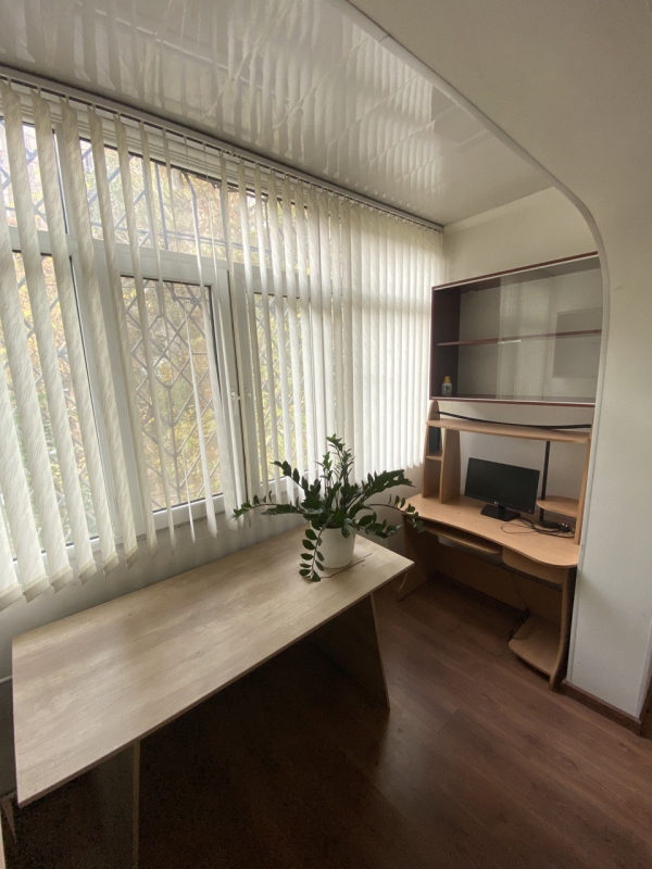 Продаю 3-к квартиру (90 м²) в Бишкеке