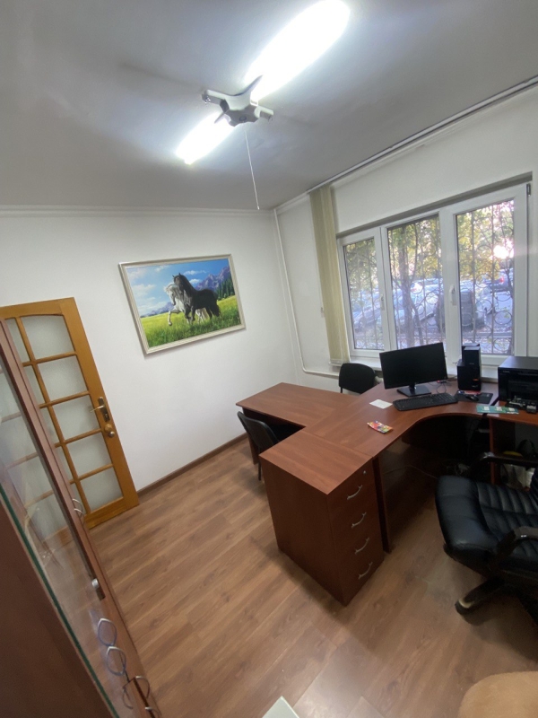 Продаю 3-к квартиру (90 м²) в Бишкеке