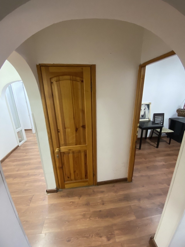 Продаю 3-к квартиру (90 м²) в Бишкеке