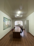 Продаю 3-к квартиру (90 м²) в Бишкеке