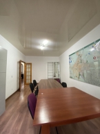 Продаю 3-к квартиру (90 м²) в Бишкеке