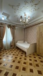 Продаю 4-к квартиру (150 м²) в Бишкеке