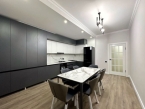 Продаю 2-к квартиру (79 м²) в Бишкеке