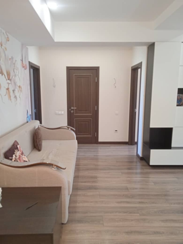 Продаю 3-к квартиру (85 м²) в Бишкеке