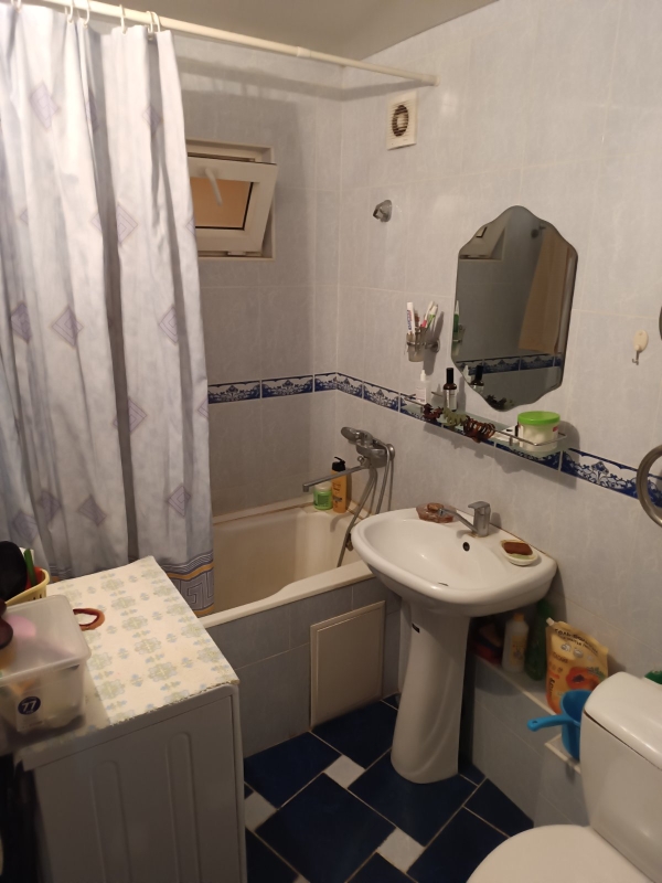 Продаю 2-к квартиру (48 м²) в Бишкеке