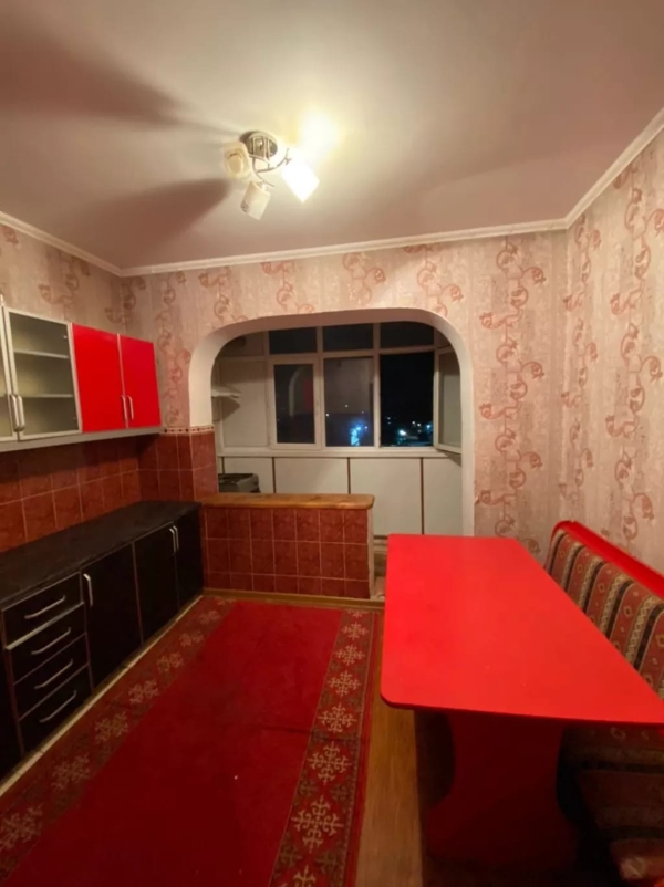 Продаю 3-к квартиру (62 м²) в Бишкеке