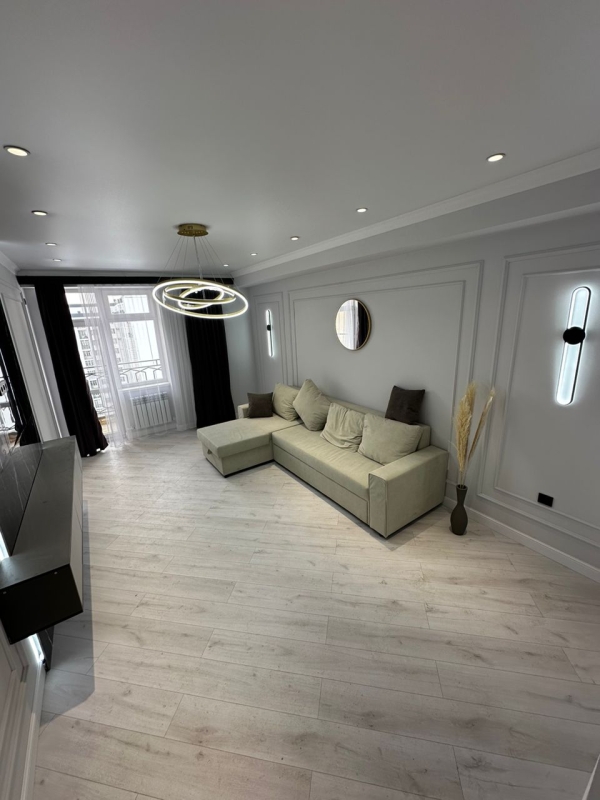 Продаю 2-к квартиру (67 м²) в Бишкеке