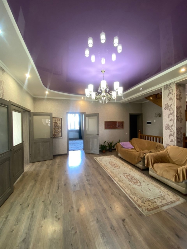 Продаю 6-к дом (320 м²) в Бишкеке