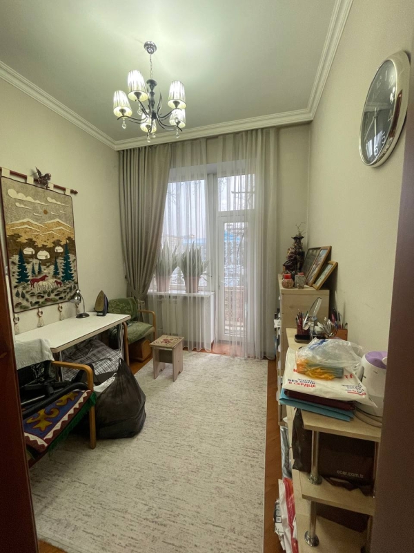 Продаю 4-к квартиру (90 м²) в Бишкеке