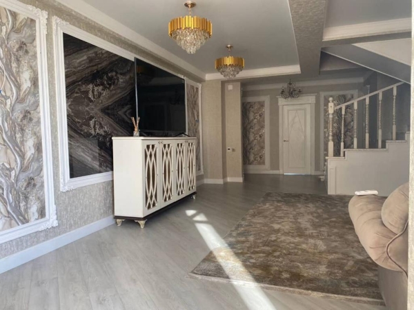 Продаю 5-к квартиру (170 м²) в Бишкеке