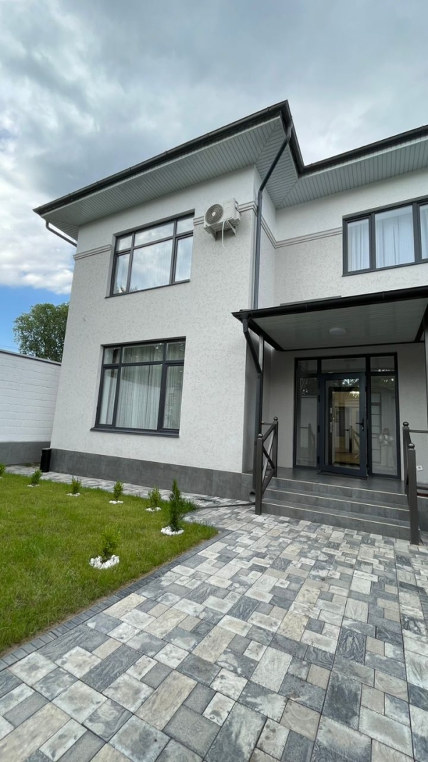 Сдаю 6-к дом (274 м²) в Бишкеке