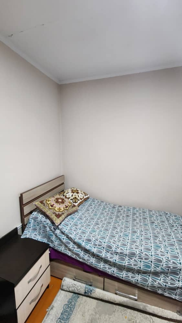 Продаю 3-к квартиру (50 м²) в Бишкеке