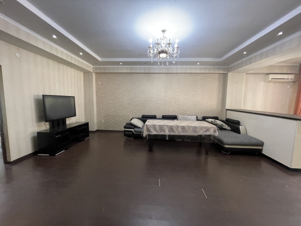 Продаю 3-к квартиру (123 м²) в Бишкеке