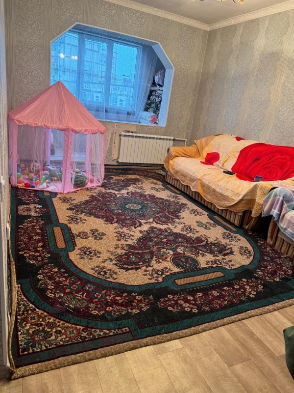 Продаю 3-к квартиру (62 м²) в Бишкеке