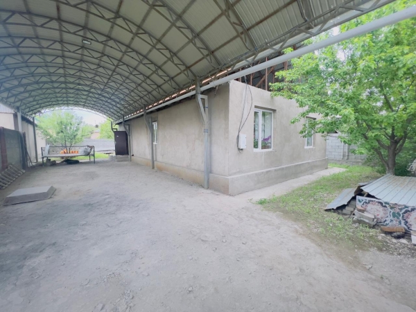Продаю 4-к дом (87 м²) в Бишкеке