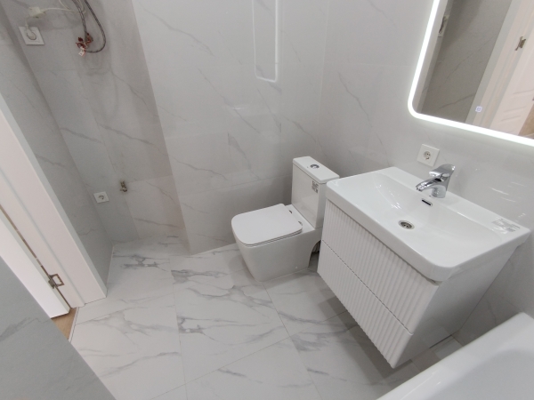 Продаю 1-к квартиру (45 м²) в Бишкеке