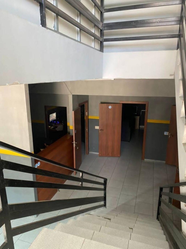 Продаю -к помещение (690 м²) в Оше