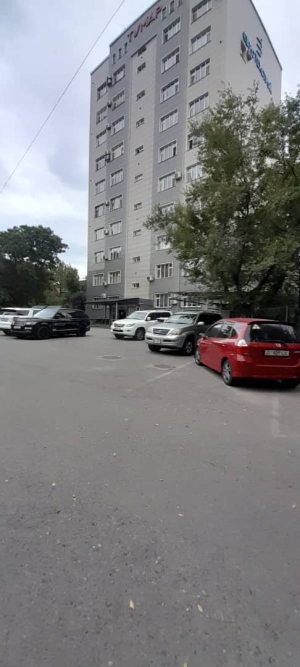 Продаю 3-к квартиру (128 м²) в Бишкеке